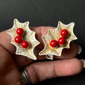 Vintage Signed Dodds Christmas Berry Holly Leaf Clip on Earrings